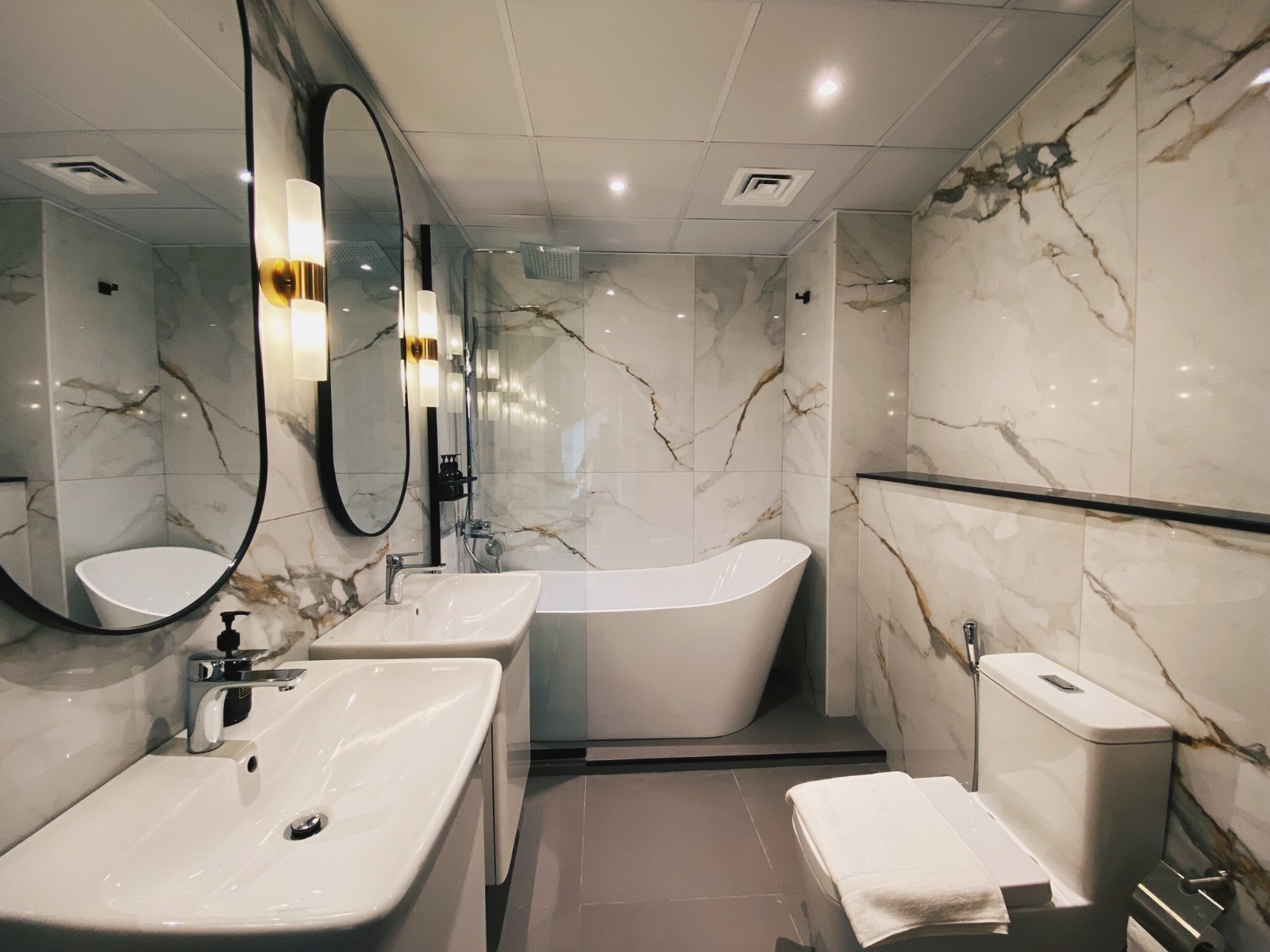 WhatsApp Image 2025-12-17 at 18.33.36