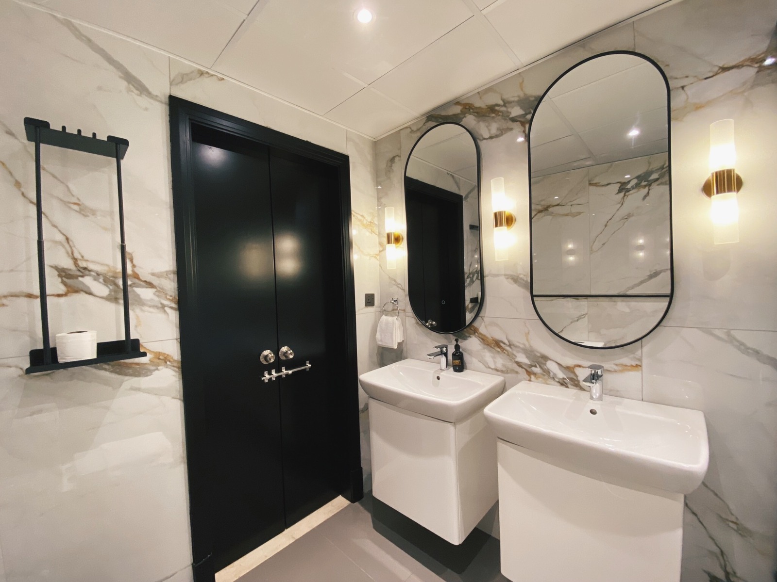 WhatsApp Image 2025-12-17 at 18.33.48