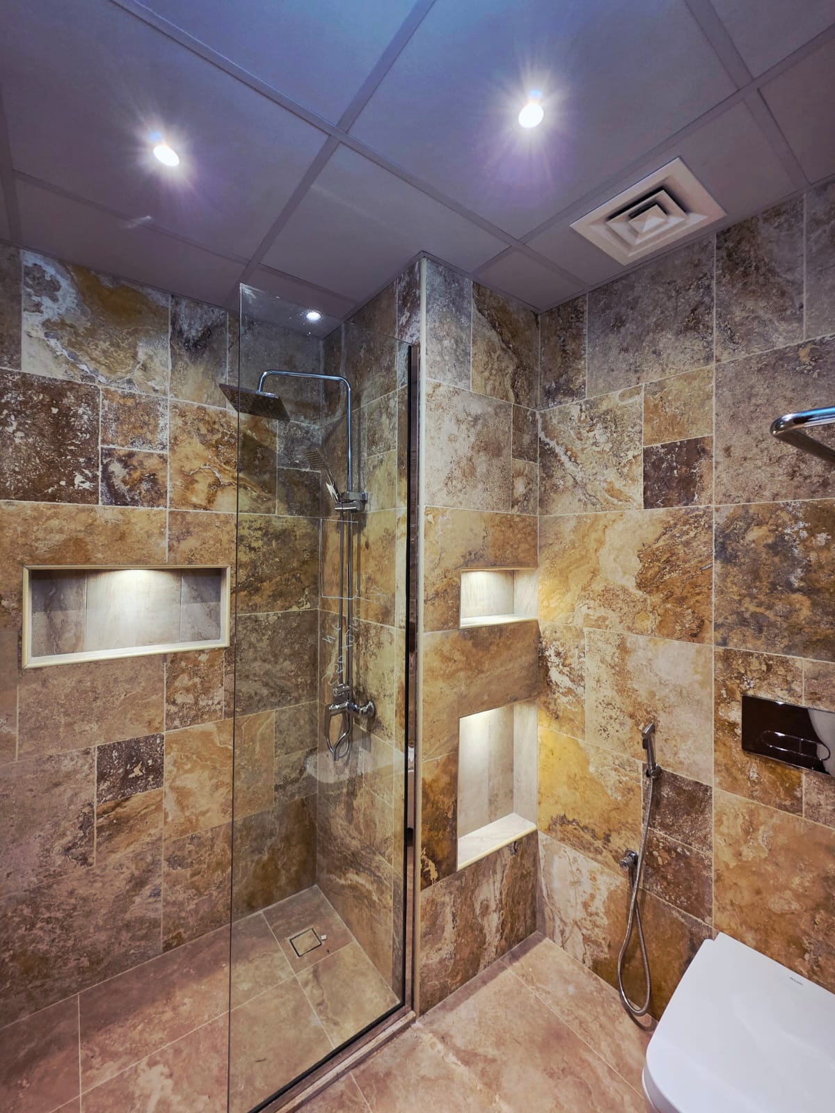 WhatsApp Image 2025-12-17 at 18.44.46 (1)