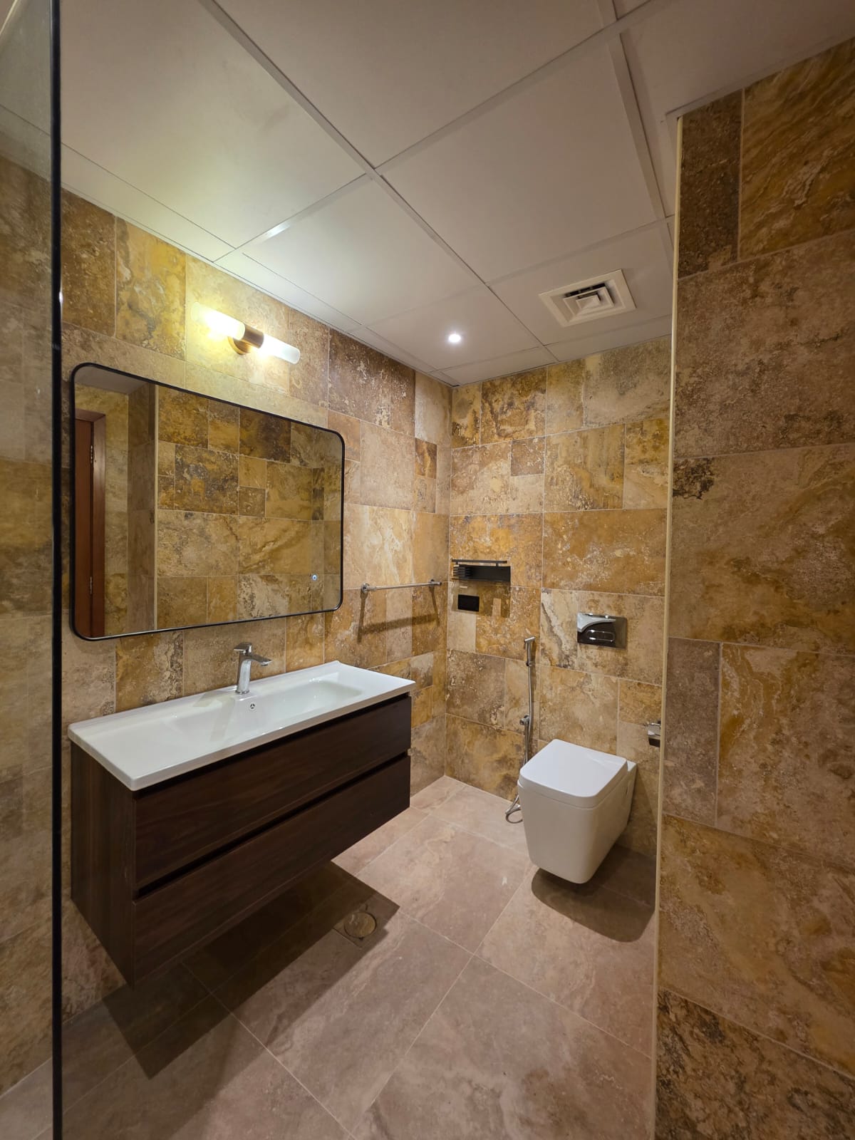 WhatsApp Image 2025-12-17 at 18.44.56